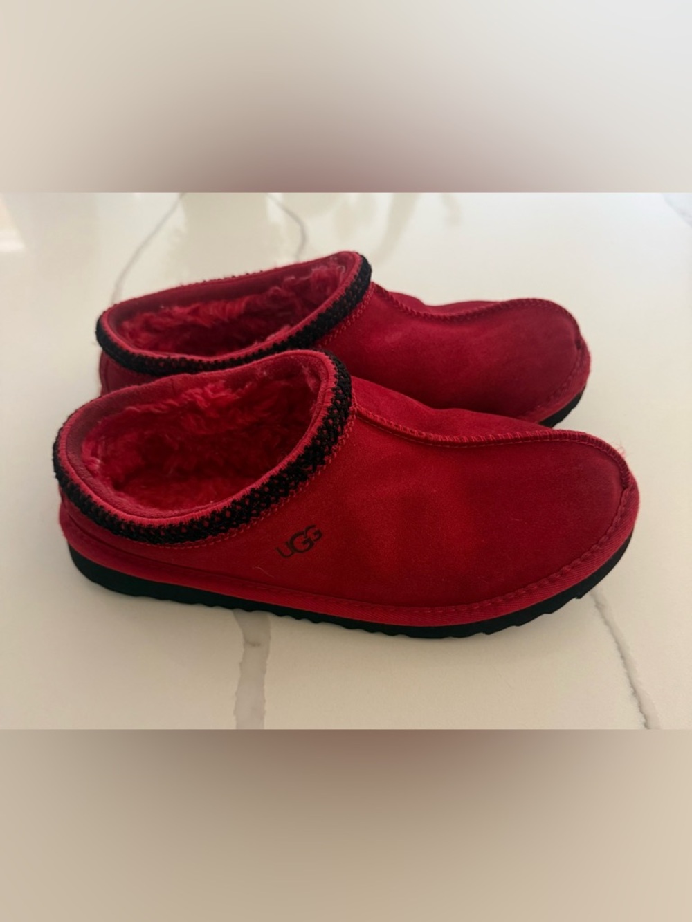 UGG Tasman II Slippers Slides Red,  Big Kids Size 6 Model 1019066K